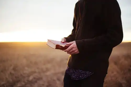 Versículos De La Biblia Escuchando a Dios